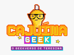 Um caju em arte pixel usando óculos e com a castanha para cima como se fosse cabelo. Logo abaixo está escrito Cajuína Geek".