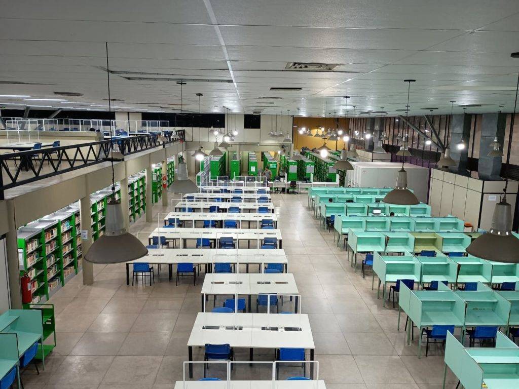 Ambiente de estudo e leitura da Biblioteca Comunitária da UFPI